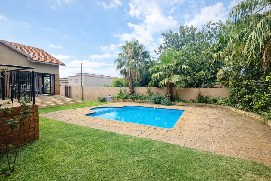 4 Bedroom Property for Sale in Safari Gardens North West